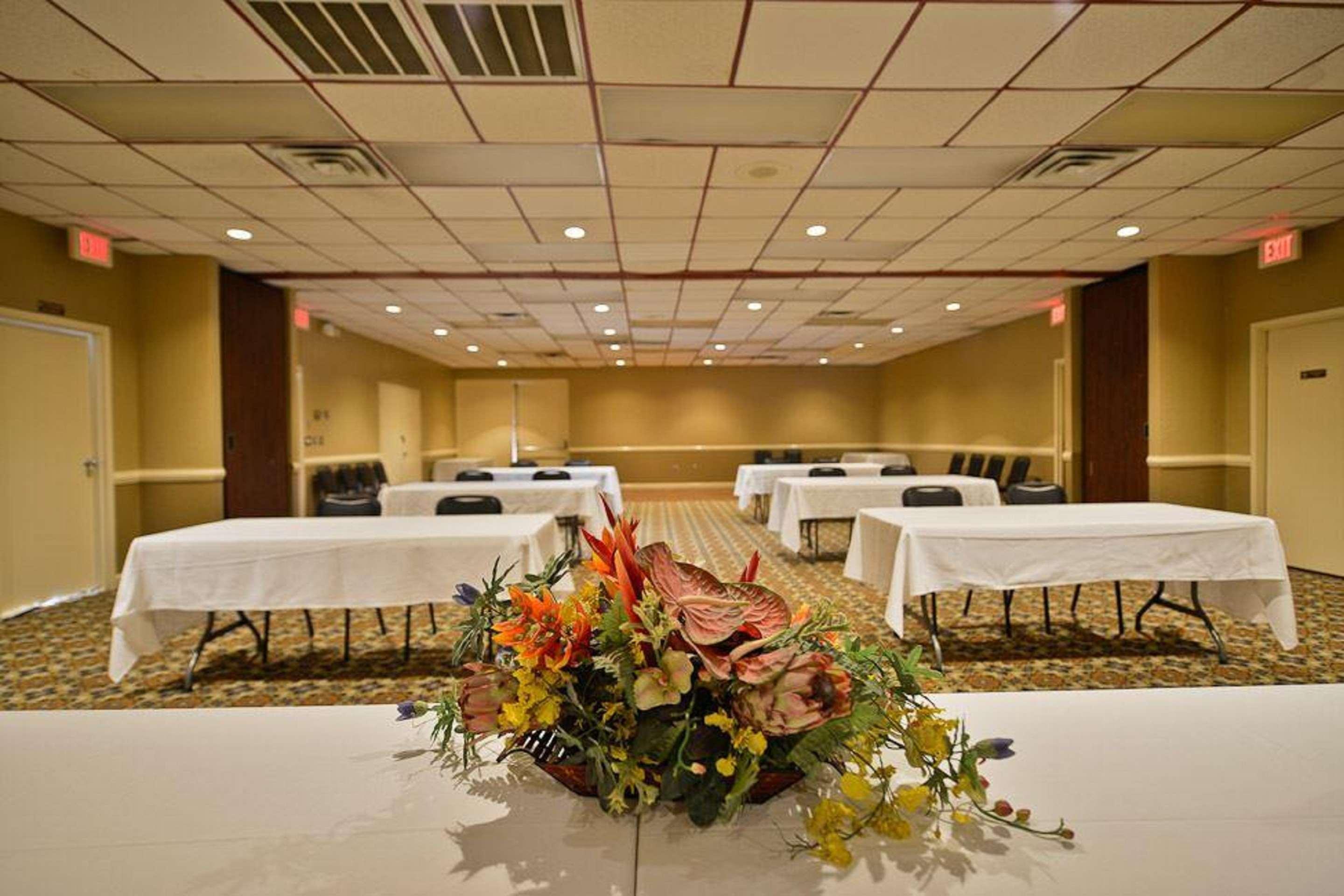 Best Western Tulsa Airport Екстер'єр фото