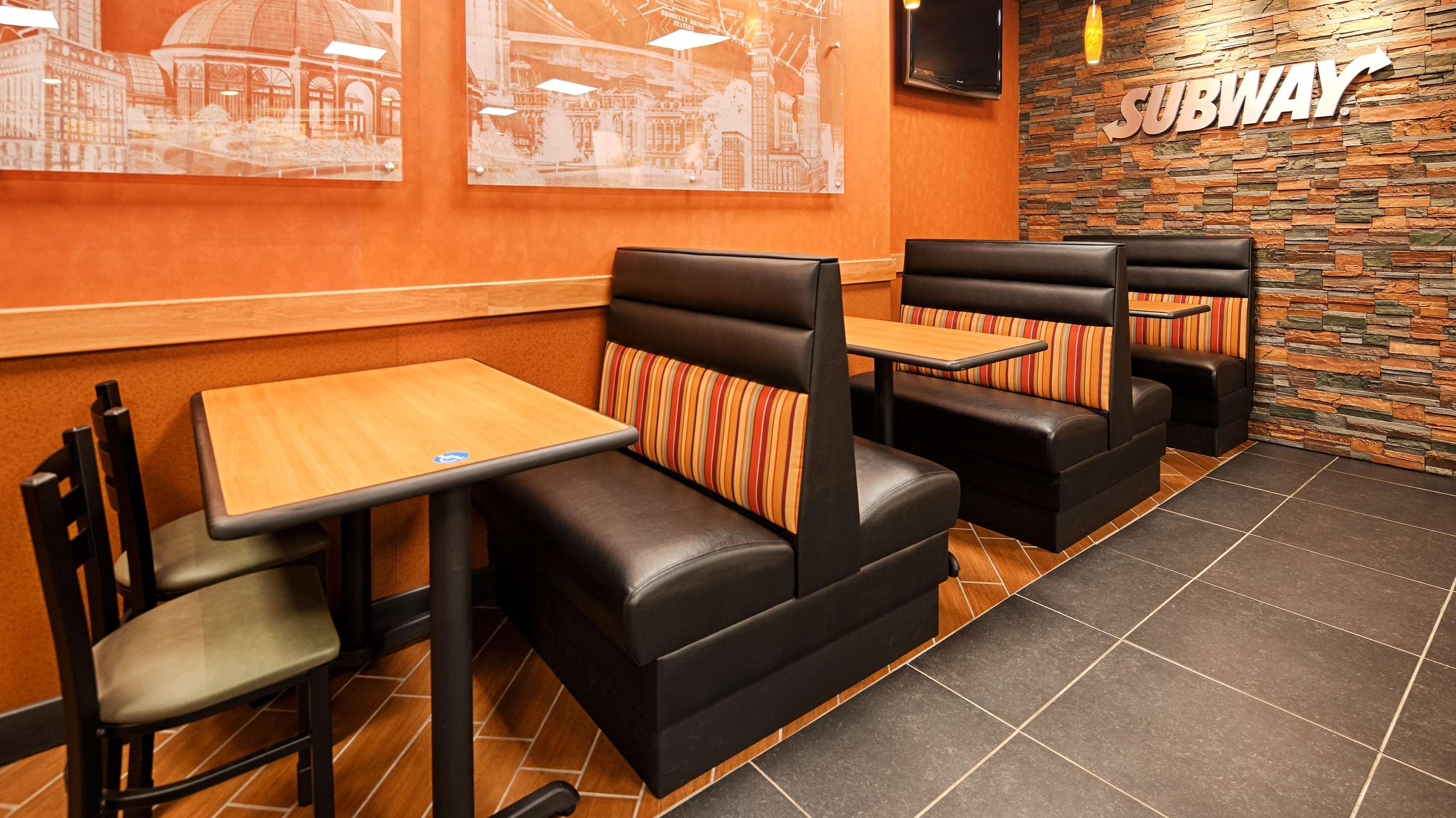 Best Western Tulsa Airport Екстер'єр фото